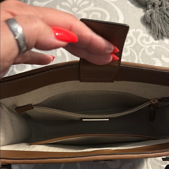 Tory Burch Brown Woven Crossbody Bag - Picture 11 of 16